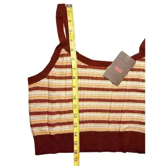 Levi’s Women’s 1/2 Sweater Cropped Top Size XL NWT Rust Orange - Picture 4 of 7